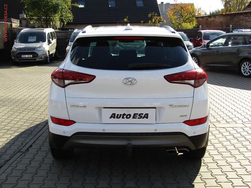 Hyundai Tucson (2015) 2.0 CRDi 4x4, ČR, AT, navi - fotka 5 z 23