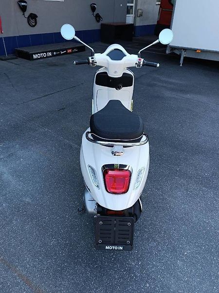 Vespa Primavera 125 3V ABS (2026) Bianco Innocente FL26 (příslu - fotka 6 z 9