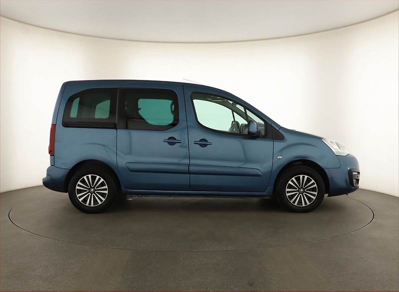Peugeot Partner (2018) Active 1.6 HDi, 5Míst, ČR, DPH - fotka 6 z 11