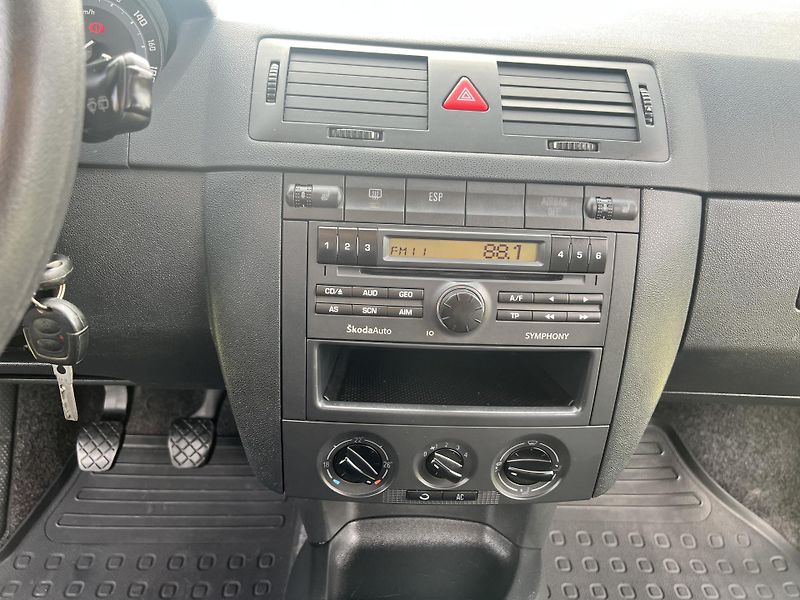 Škoda Fabia 1.4 59KW,TZ,KLIMA,TEMPOMAT,ESP - fotka 38 z 45