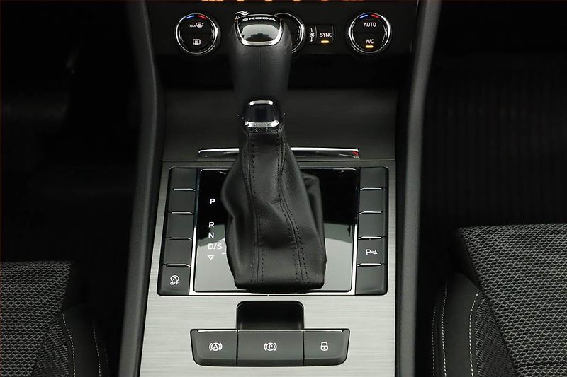 Škoda Superb (2024) Style 1.5 TSI - fotka 10 z 19