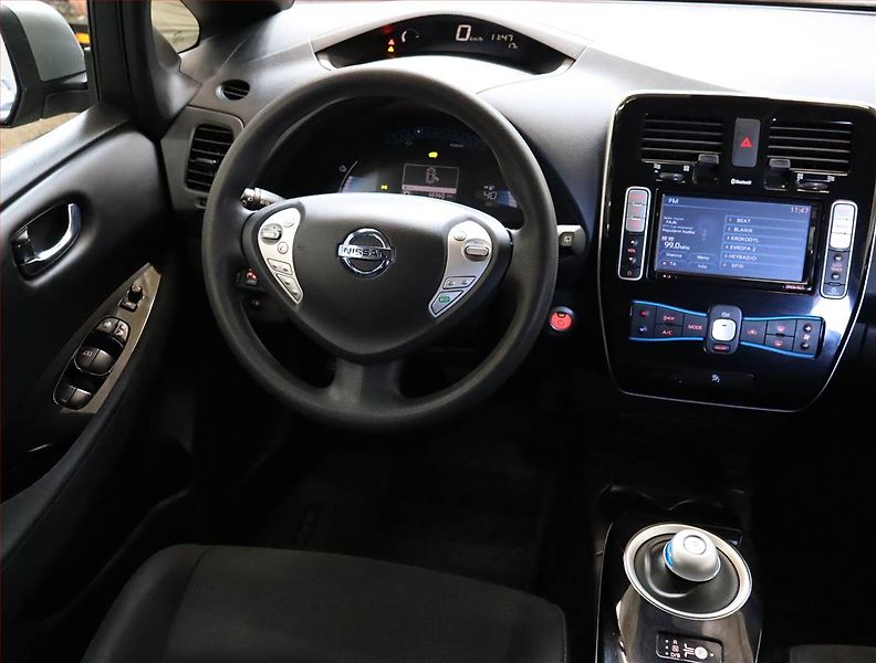 Nissan Leaf (2015) 24 kWh, SoH 83%, Automat - fotka 7 z 27