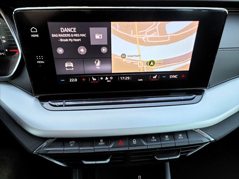 Škoda Octavia 1,0 TSI,CLEVER,LED,VÝHŘEV,NAVI - fotka 27 z 50