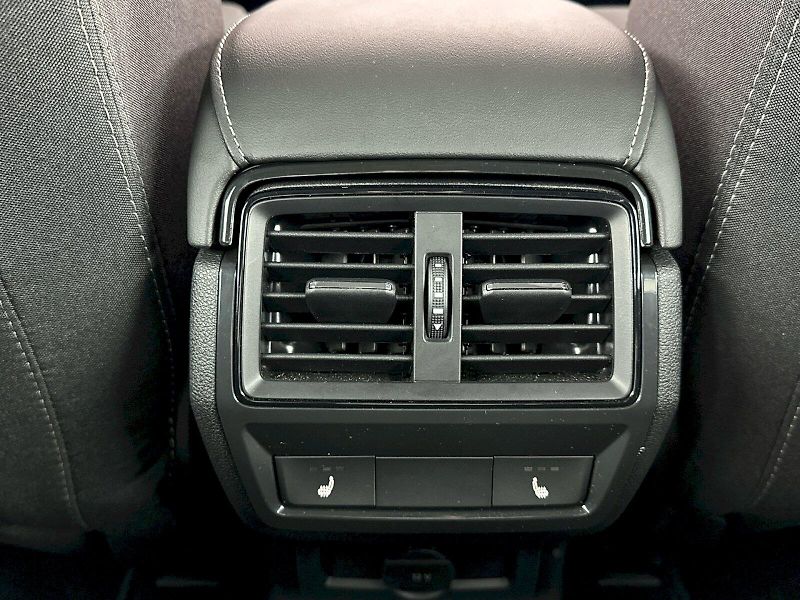 Škoda Karoq (2025) DSG 2.0TDI 110kW SportLine - fotka 30 z 34