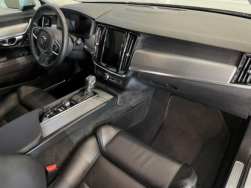 Volvo V90 D5 Cross Country  173 kW AWD - fotka 7 z 17
