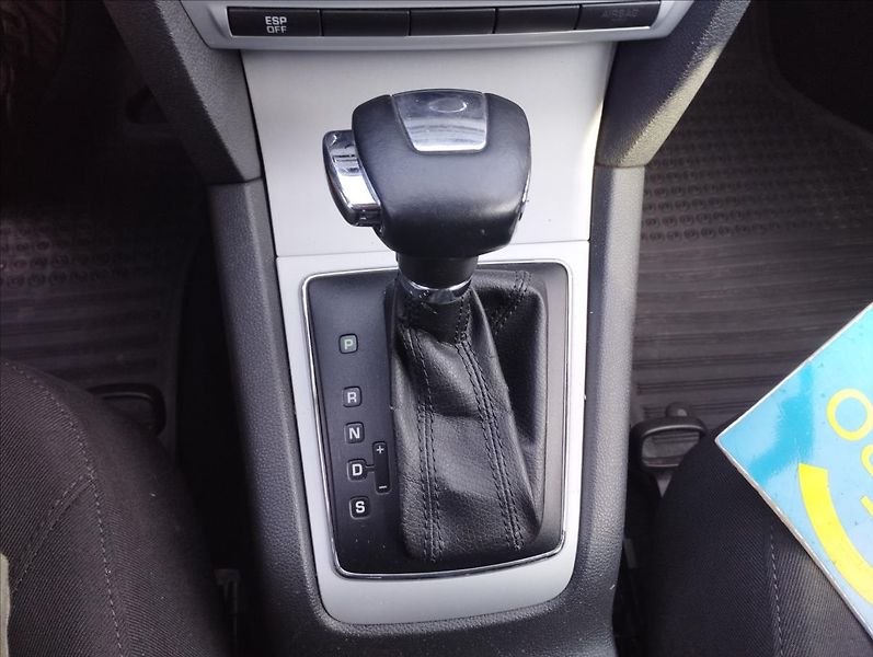 Škoda Octavia 1,6 MPi 75KW DSG - fotka 13 z 18