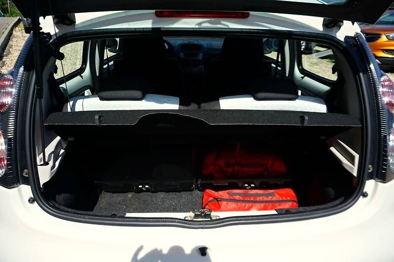 Citroën C1 (2013) TENDENCE 1,0i 50 kW - fotka 13 z 39