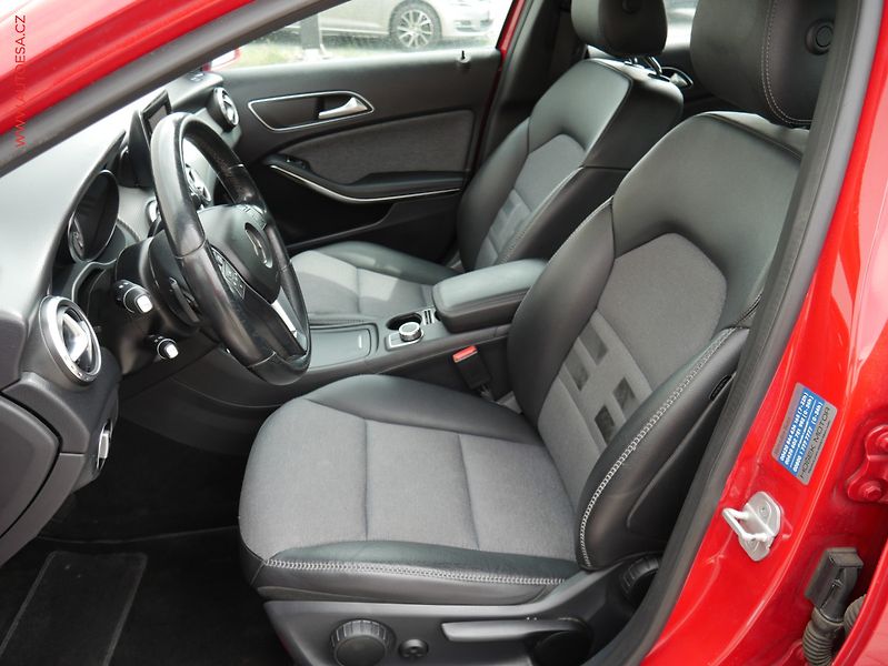 Mercedes-Benz GLA (2014) 2.0i 250  4Matic, ČR, AT - fotka 9 z 18