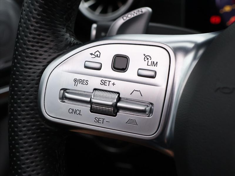 Mercedes-Benz Třídy E 3,0 53 320kW AMG 4Matic+ DPH - fotka 30 z 53