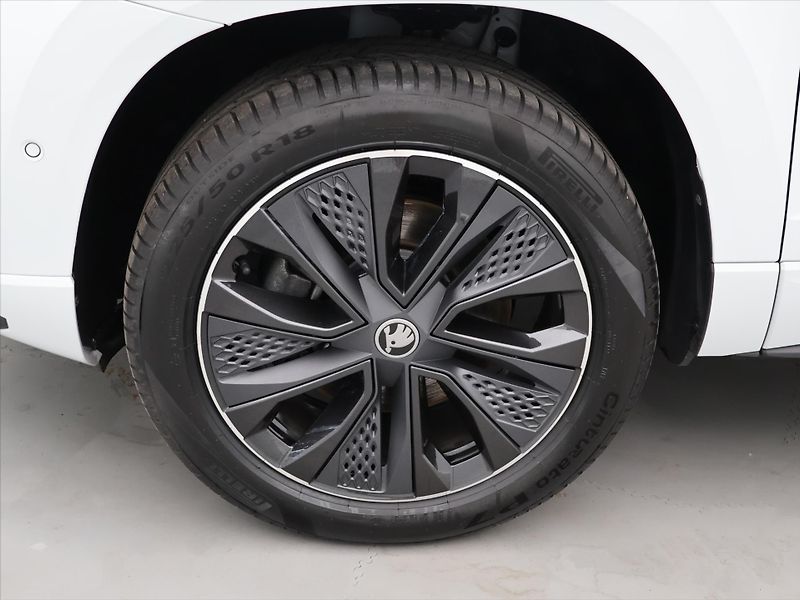 Škoda Karoq 2,0 TDI Sportline 4x4 DSG 1.ma - fotka 27 z 34