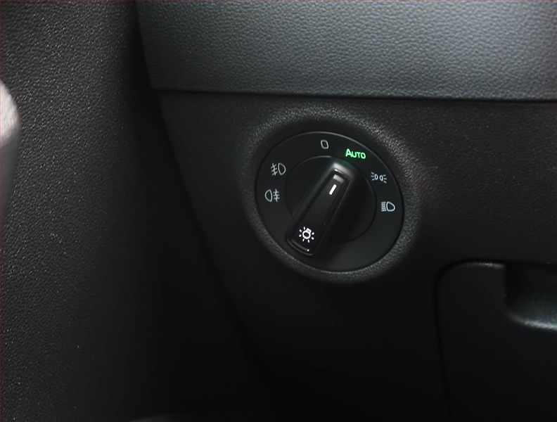Škoda Karoq (2019) 1.6 TDI, ČR,1.maj, Serv.kniha - fotka 19 z 22