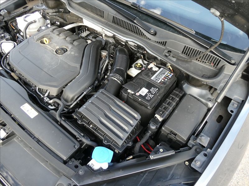Volkswagen Golf Sportsvan 1,5 TSi 110kW DSG,závěs,naviga - fotka 39 z 43