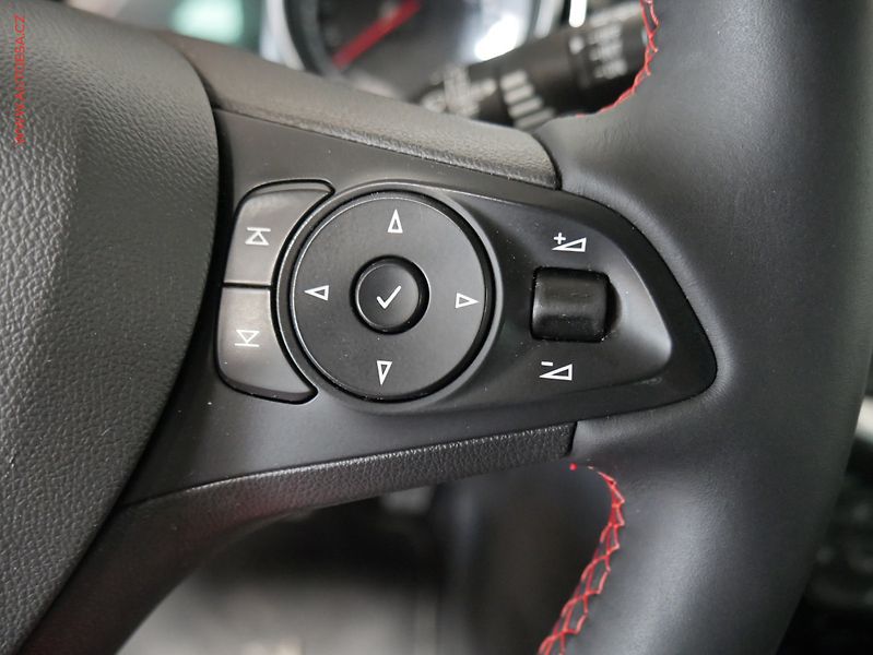Opel Astra (2019) 1.6 CDTi, AT - fotka 20 z 23