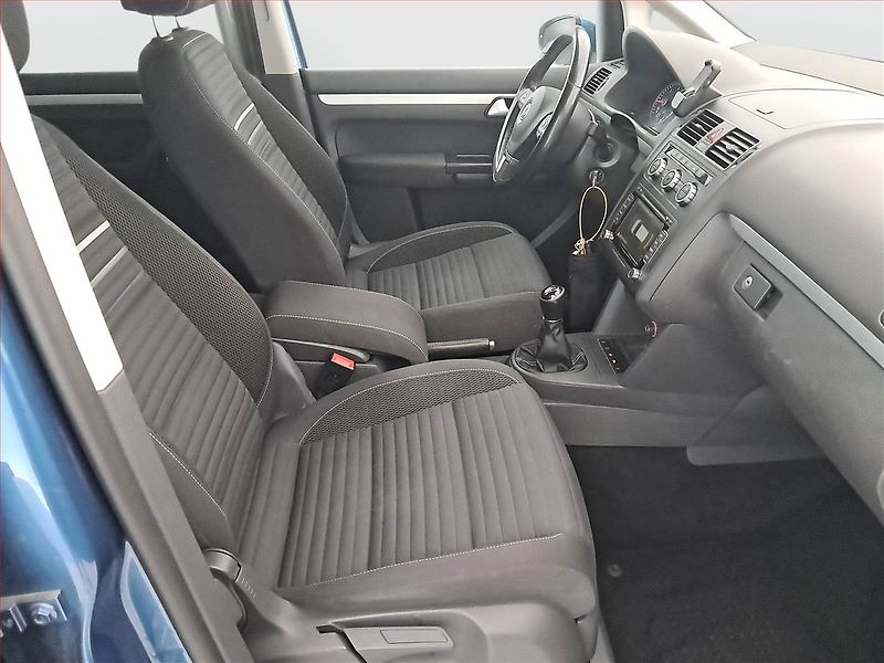 Volkswagen Touran (2015) Comfortline 2.0 TDI, Navi - fotka 9 z 18