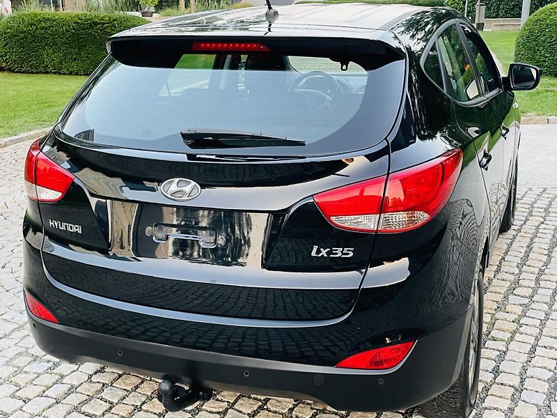Hyundai ix35 2.0i AUTOMAT VYHŘEV TAŽNÉ - fotka 14 z 43