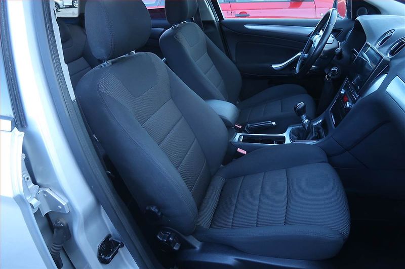 Ford Mondeo (2011) 1.6 EcoBoost, Serv.kniha, Navi - fotka 9 z 17
