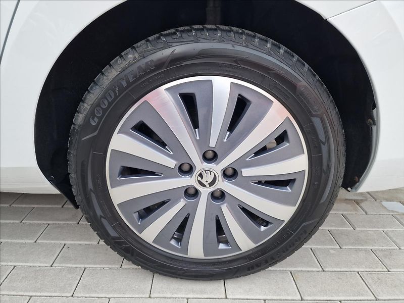 Škoda Superb 2.0TDI 110kW,původ ČR,1.Maj - fotka 46 z 50