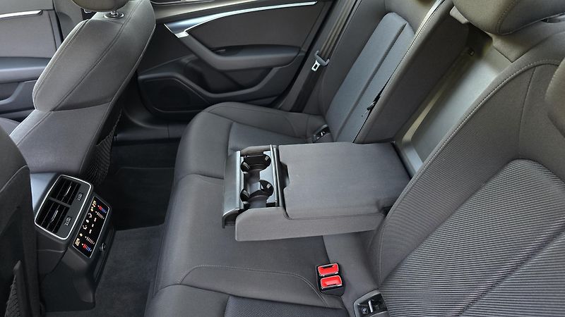 Audi A6 (2021) A6 Sport 50 TDI 4x4 tiptronic - fotka 23 z 32