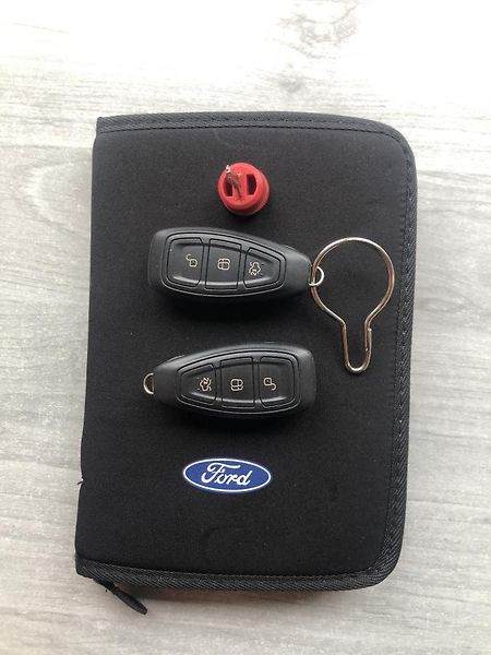 Ford Kuga (2015) 1,5 110kW 1.majitel pěkný stav - fotka 63 z 63