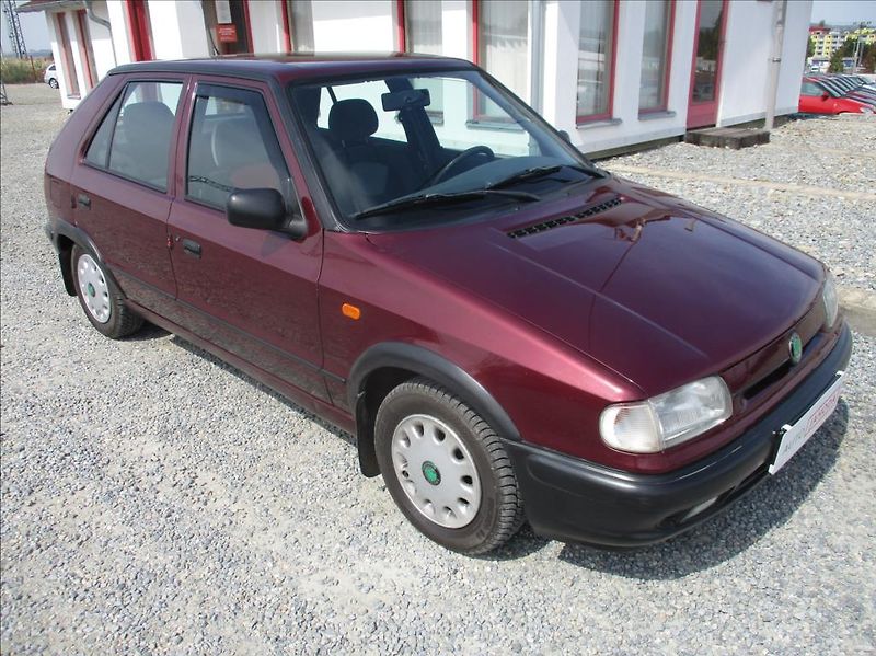 Škoda Felicia 1,3 GLXi, 50kW, + 4x pneu, - fotka 1 z 18