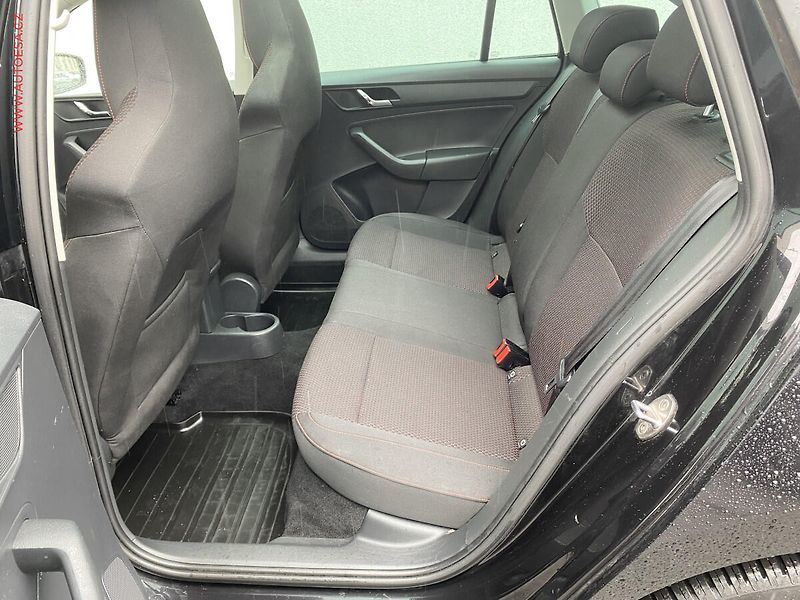 Škoda Rapid (2015) 1.6 TDi, Sport, xenon, panor - fotka 10 z 15