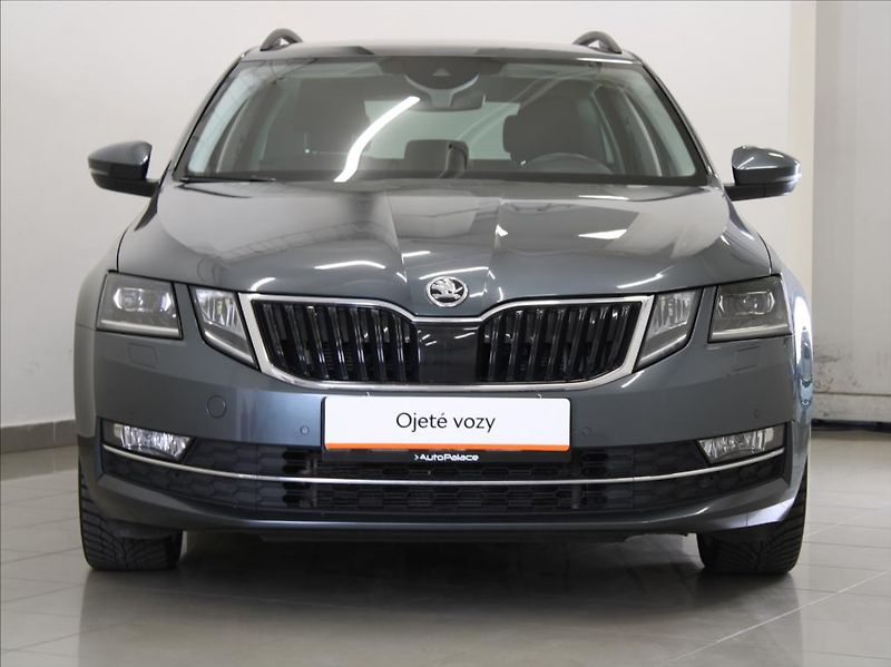 Škoda Octavia 2,0 TDi 135kW DSG 4x4 Style - fotka 2 z 27