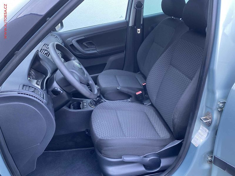 Škoda Fabia (2011) 1.2 TSi, Ambiente, výhřev sed - fotka 9 z 15