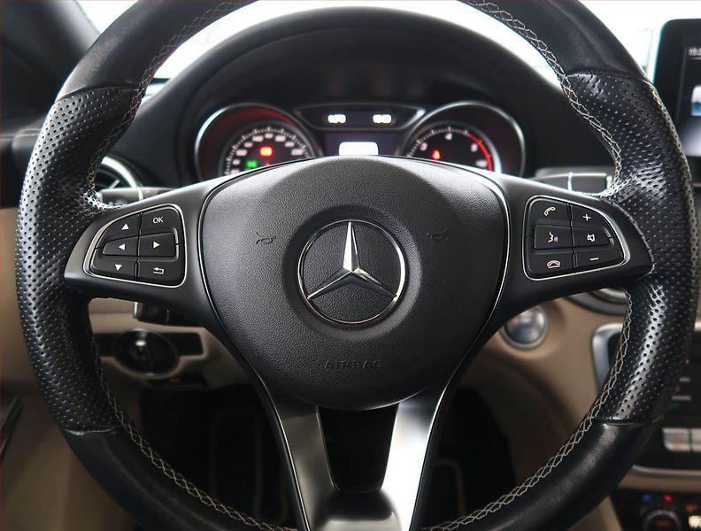 Mercedes-Benz CLA (2018) Urban 220 CDI, Automat - fotka 18 z 24