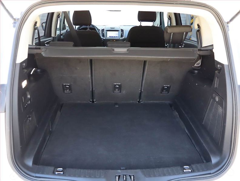 Ford S-MAX (2018) 2.0 EcoBlue, Navi, Tempomat - fotka 14 z 23