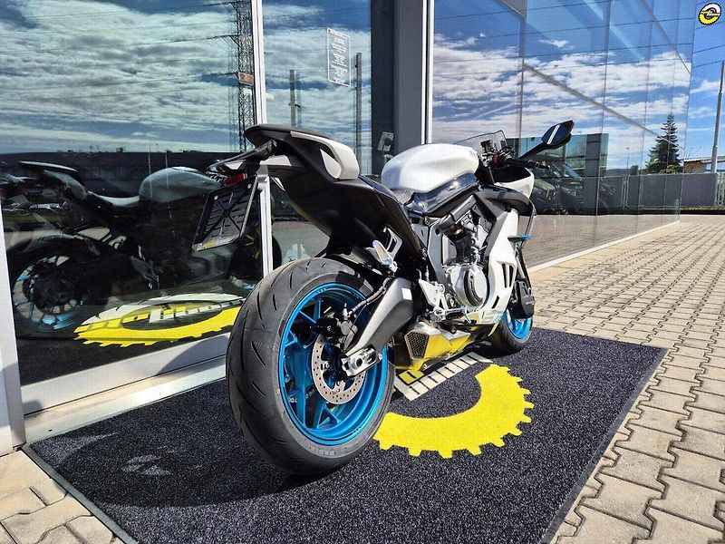 CFMOTO (2026) 675 SR-R - SKLADEM - fotka 4 z 43