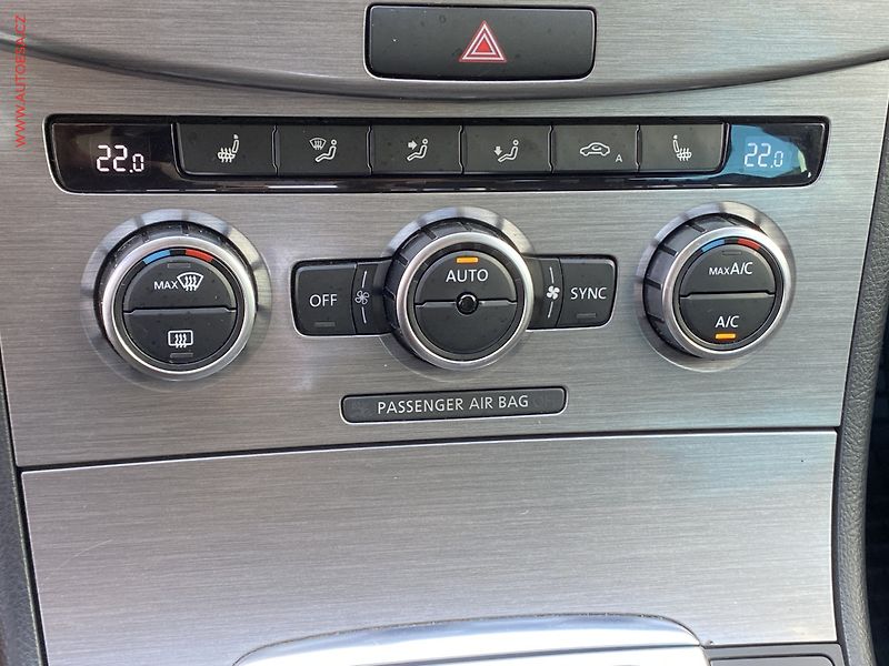 Volkswagen Passat (2013) 2.0 TDi, Comfortline - fotka 14 z 17