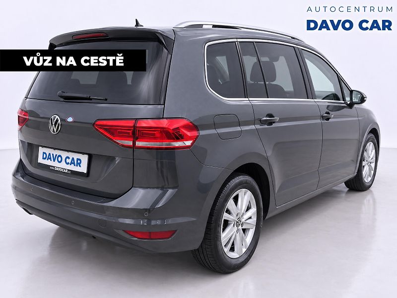 Volkswagen Touran 2,0 TDI DSG Panorama 1.Maj. - fotka 5 z 10
