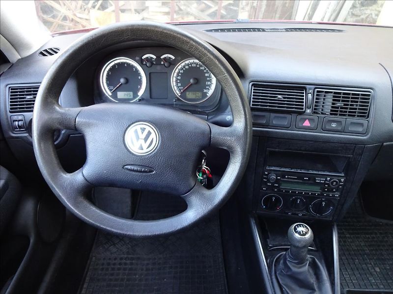 Volkswagen Golf IV 1,6i 77kW - fotka 38 z 44