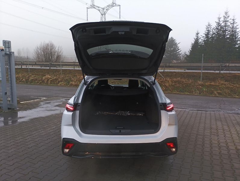 Peugeot 308 (2026) SW ALLURE Hybrid 145 e-DCS6 - fotka 7 z 19