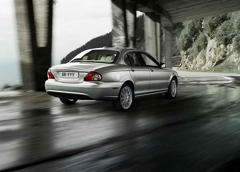 Jaguar X-Type prošel celou řadou změn, dieselové motory ale byly shodné s Fordem.