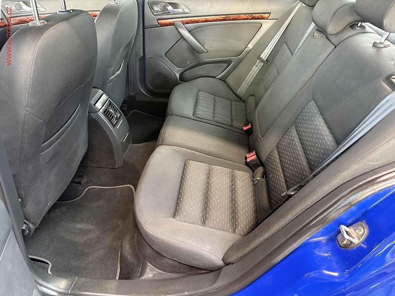 Škoda Octavia (2010) 1.4 TSi, 2.maj,ČR, STK6/28 - fotka 10 z 15