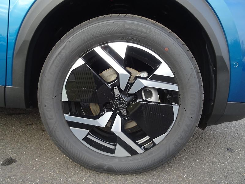 Peugeot 2008 (2026) ALLURE Turbo 100k MAN6 - fotka 9 z 44