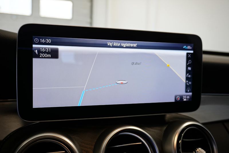 Mercedes-Benz Třídy C (2019) C300 2,0D AMG-LINE AUTOMAT - fotka 16 z 27