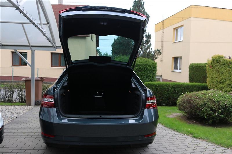 Škoda Superb 2,0 110Kw, ČR, Tažné - fotka 47 z 47
