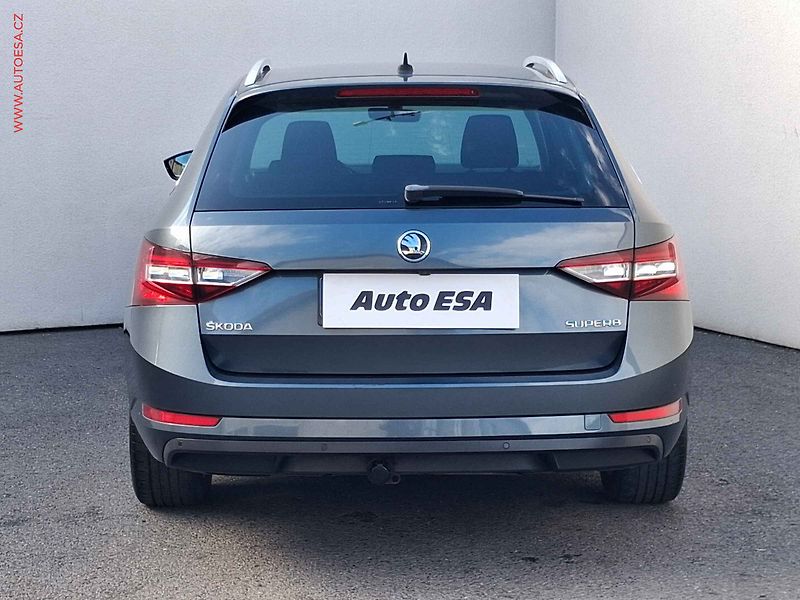Škoda Superb (2018) 1.6TDI, AC, navi, park.asist - fotka 5 z 18