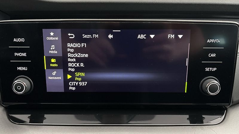 Škoda Octavia 2.0 TDI Ambition Combi - fotka 11 z 24