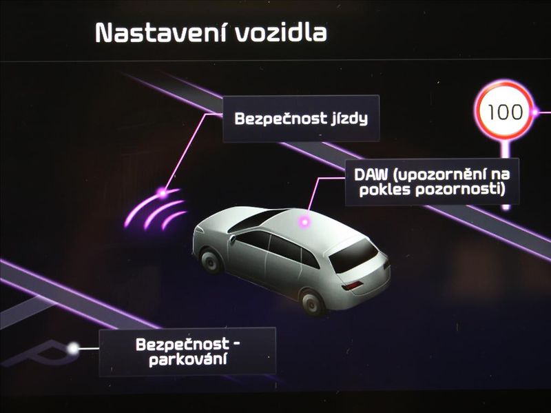 Kia Sportage 1,6 T-GDi 117kW 4x4 1.maj.ČR - fotka 13 z 24