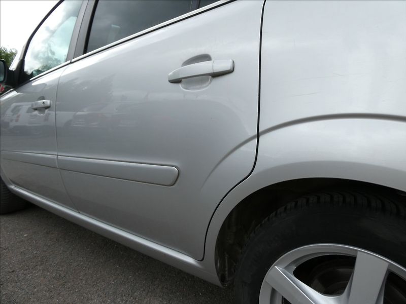 Opel Zafira 1,8 i 16V klima, závěs - fotka 13 z 38