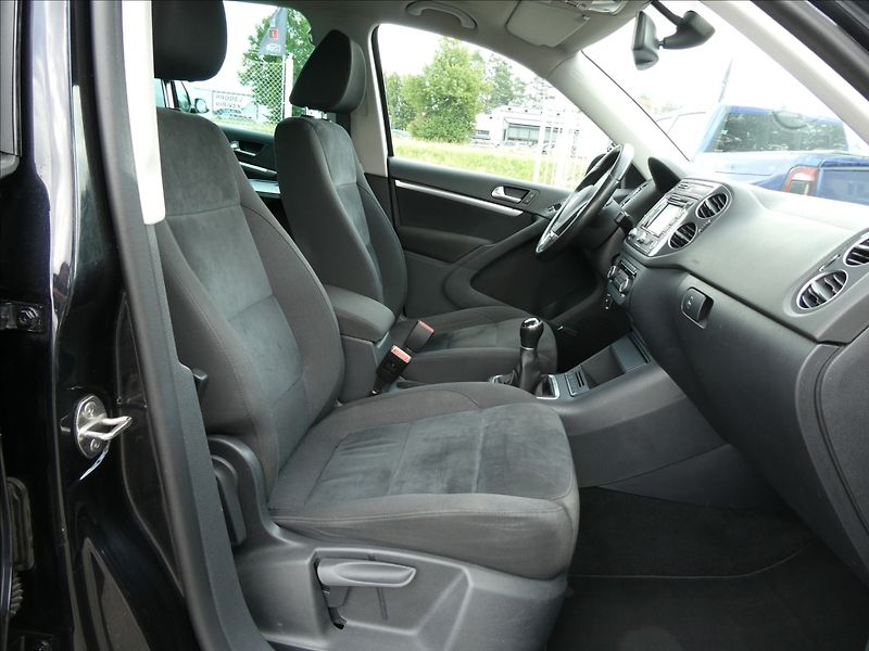 Volkswagen Tiguan 2,0 TDi 130kW Sport 4x4,TZ,nav - fotka 19 z 50