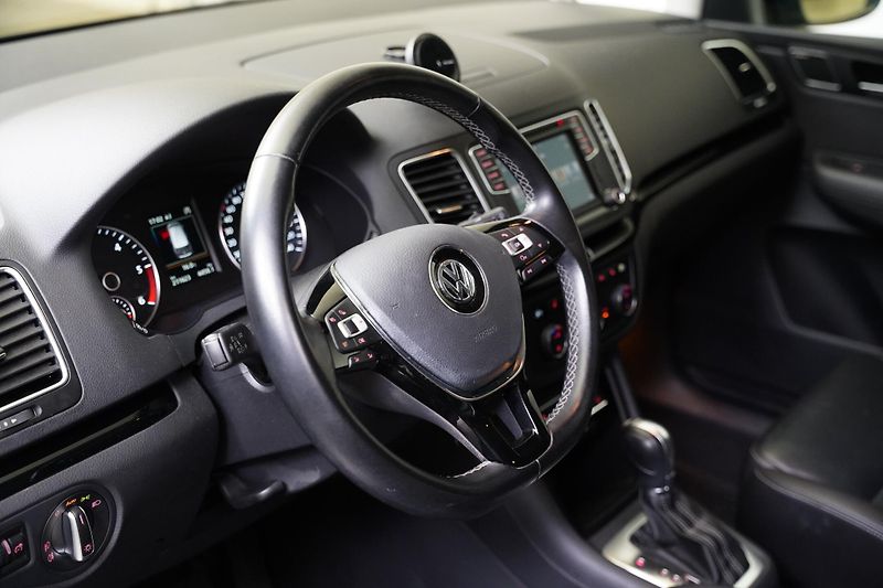 Volkswagen Sharan - fotka 14 z 25