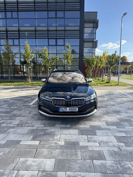 Škoda Superb (2019) Superb 3 Combi, 2.0 TDI,4x4DSG - fotka 2 z 11