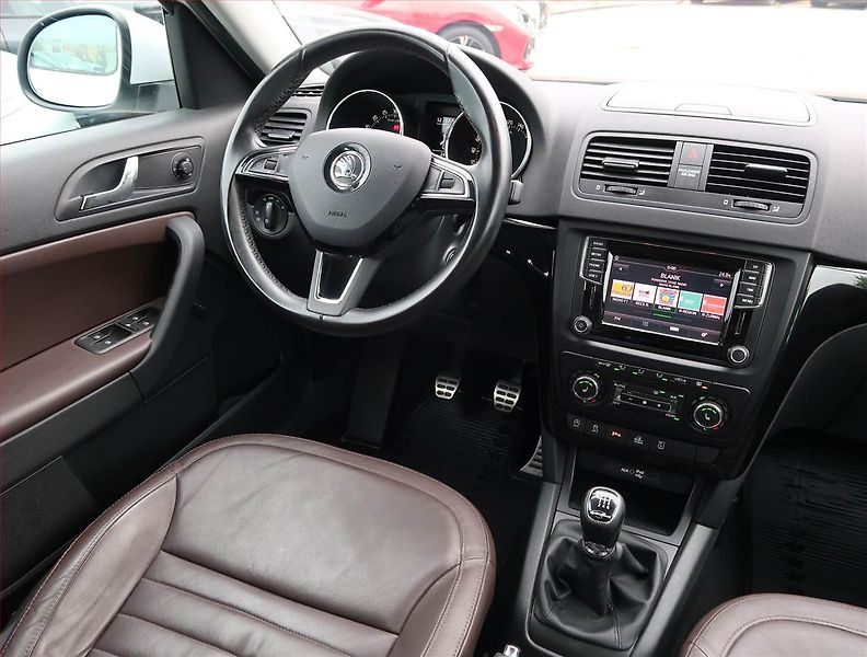 Škoda Yeti (2016) Laurin&Klement 2.0 TDI, 4X4 - fotka 7 z 23