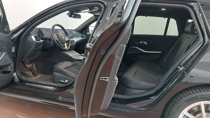 BMW Řada 3 330e - fotka 3 z 10