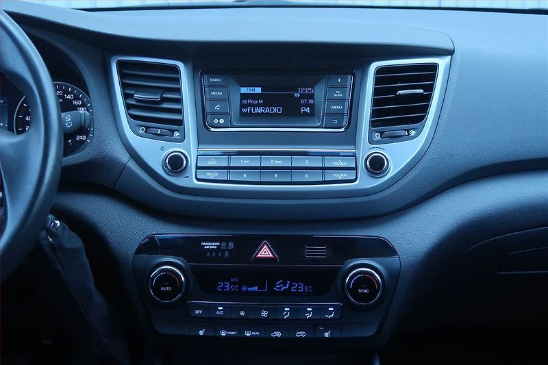 Hyundai Tucson (2017) 1.6 GDI, Tempomat - fotka 12 z 22