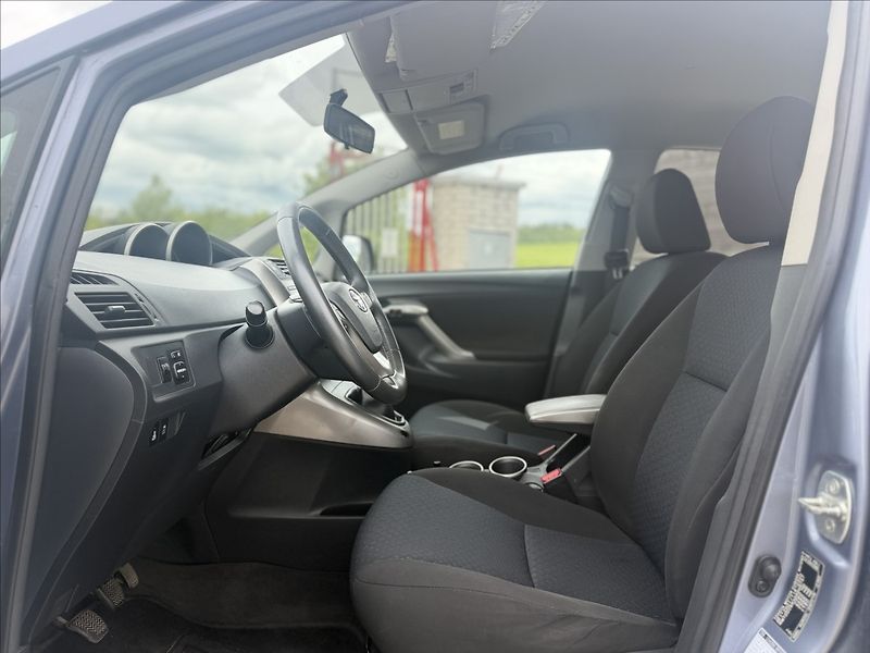 Toyota Verso 2,0 D-4D 93kW DIGIKLIMA 6KVALT - fotka 9 z 26